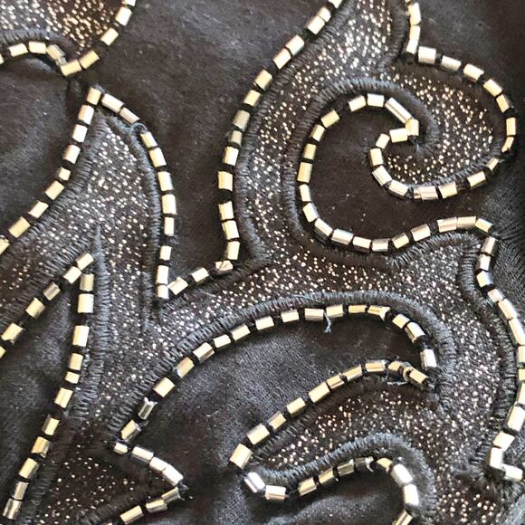 Chico's Zenergy Medium 1 Embroidered Beaded black Top V Neck - Picture 4 of 6